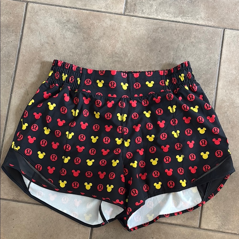 Disney x Lululemon Hotty Hot short LIKE NEW